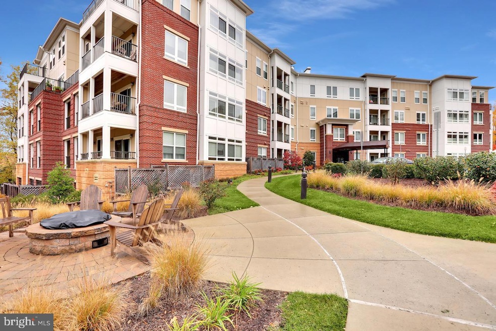 9430 Silver King Ct unit 105, Fairfax, VA 22031 - photo 1