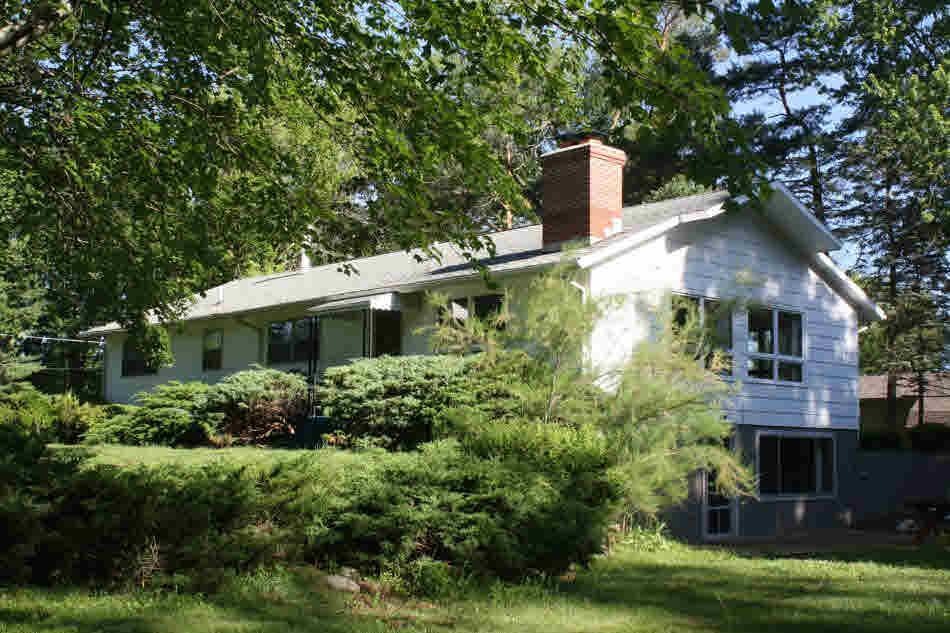 1122 Sandow Rd, Midland, MI 48640 - photo 1