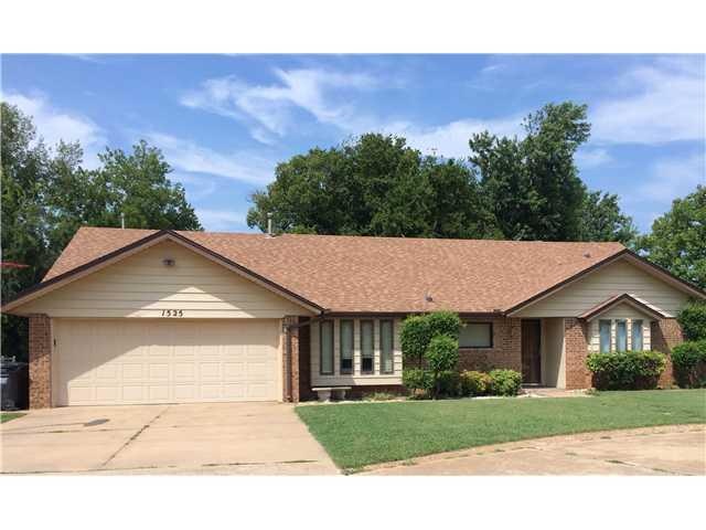 1525 Winding Creek Rd, Moore, OK 73160 - photo 1