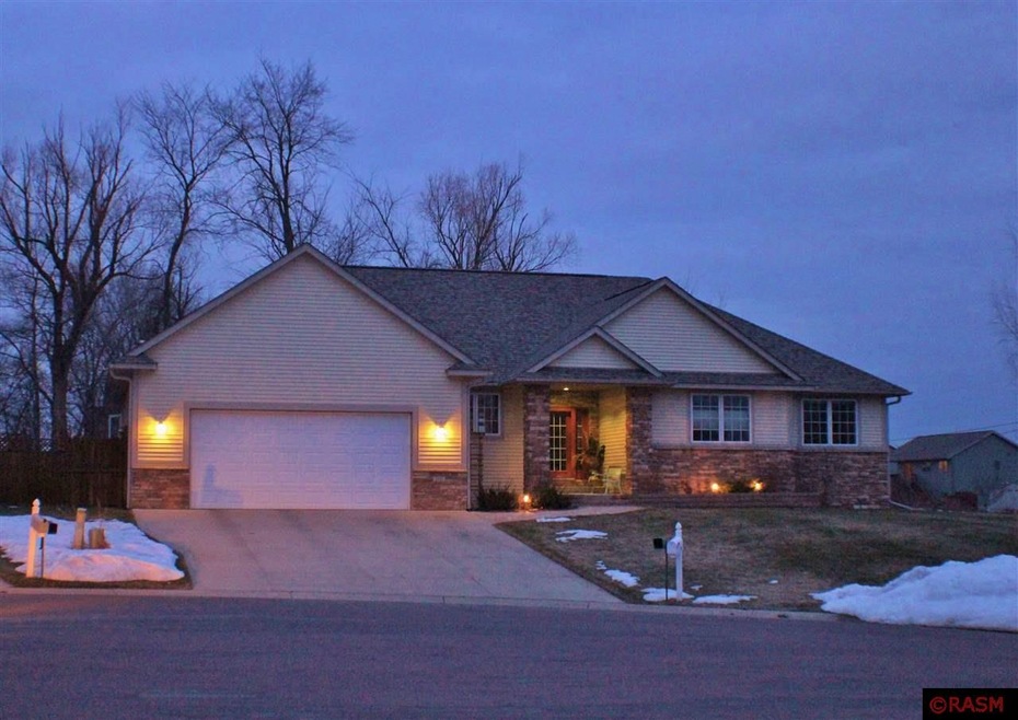 100 Cody Ct, Mankato, MN 56001 - photo 1