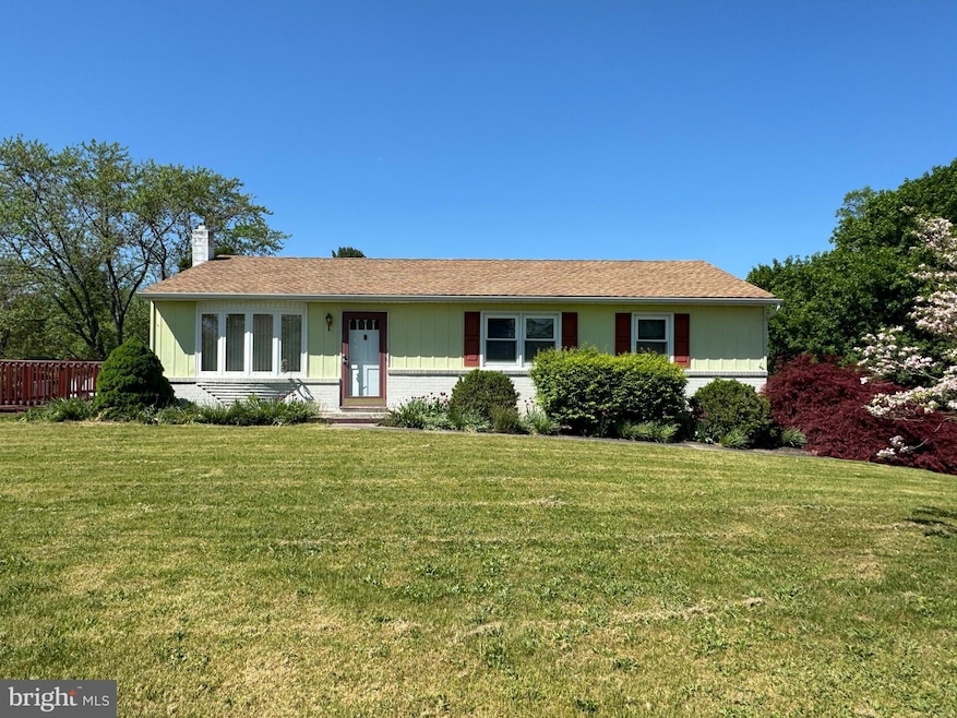 4313 Dixie Ave, Chambersburg, PA 17202 - photo 1