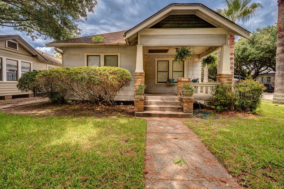 733 E 17th St, Houston, TX 77008 - photo 1
