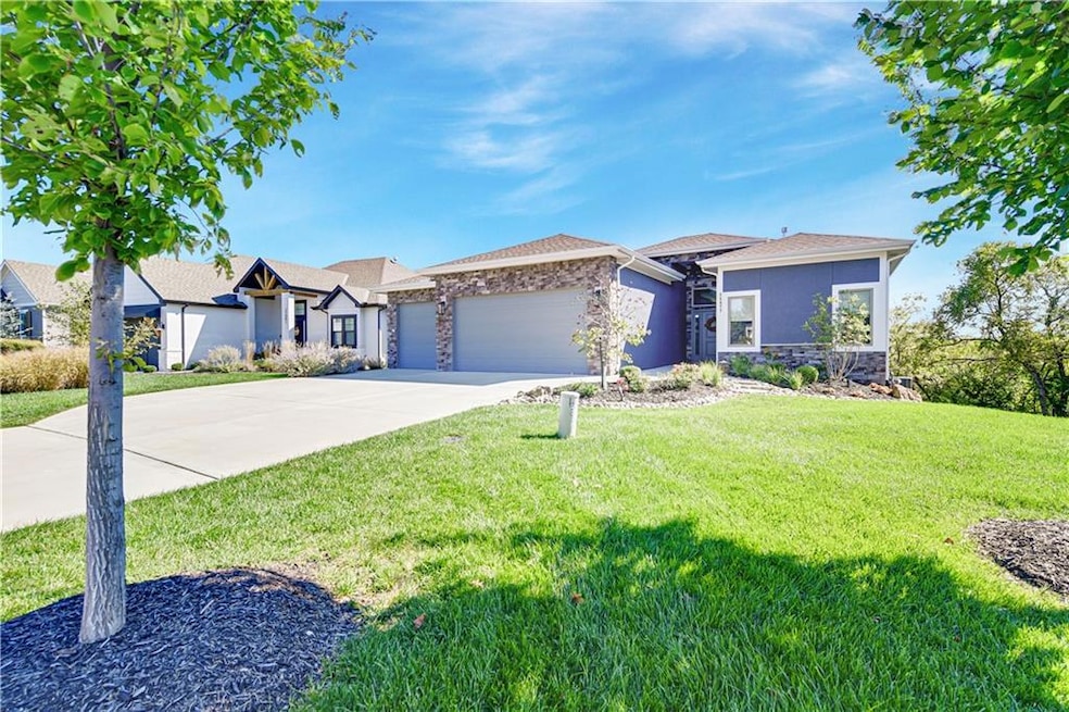 25977 W 96th St, Lenexa, KS 66227 - photo 1