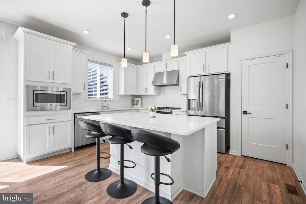 Under Contract $799,777