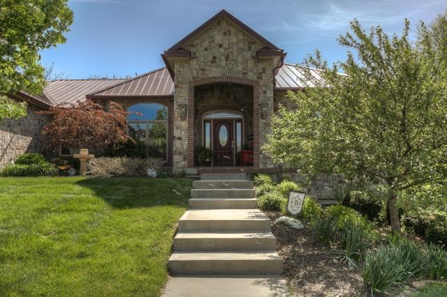 6009 Charlotte Ct, Shawnee, KS 66216 - photo 1