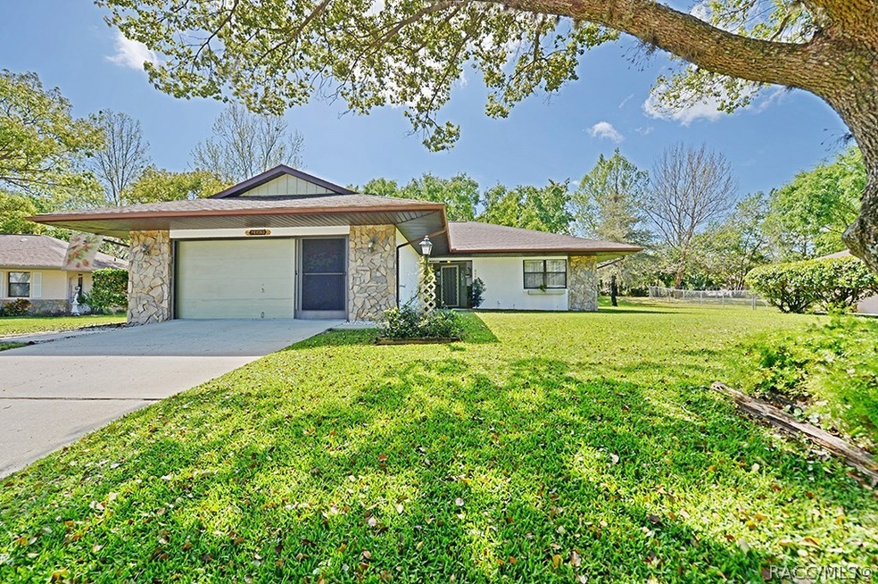 3425 Crosssbill Loop, Inverness