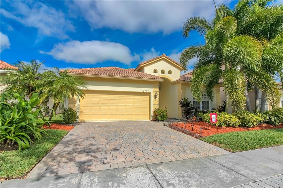 Special Features of 2787 SE Stonebriar Way