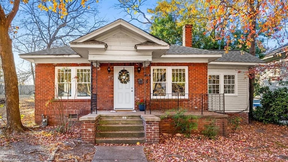 118 Bruce - Charming Front Porch