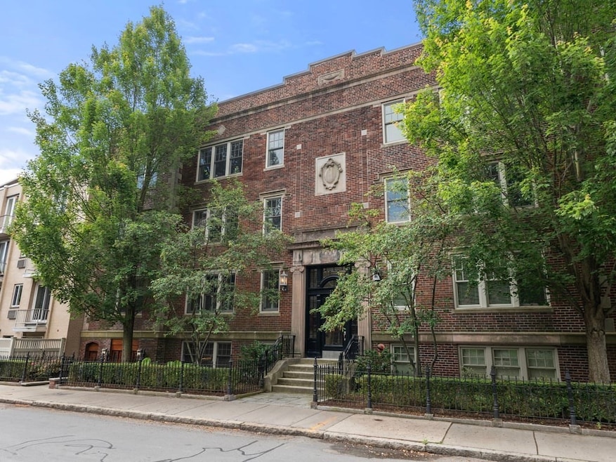 115 Sewall Ave unit 1, Brookline, MA 02446 - photo 1