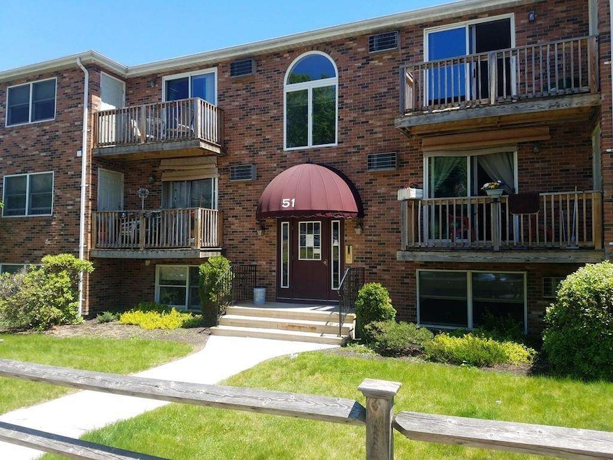 51 Alvarado Ave unit 202, Worcester, MA 01604 - photo 1