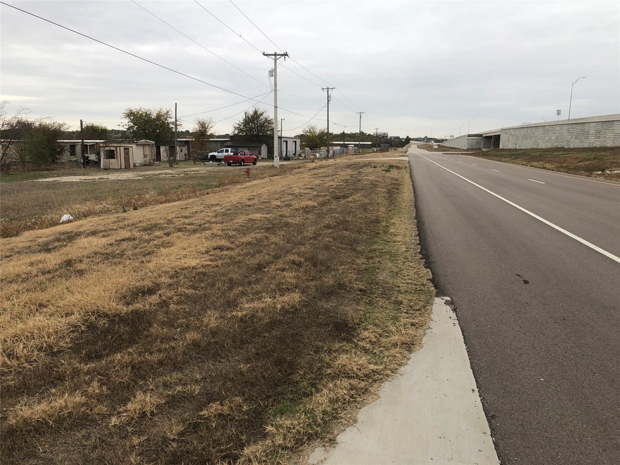 13495 N Interstate Hwy 35, Troy, TX 76579 - photo 1