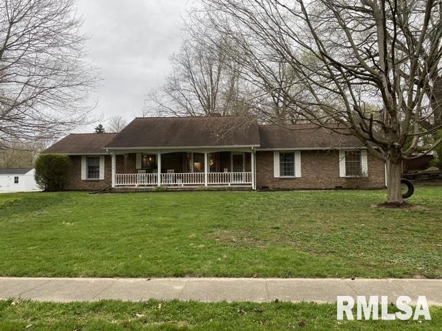 220 E Illini St, Virginia, IL 62691 - photo 1