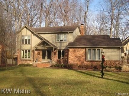 3689 Oakleaf Dr, West Bloomfield, MI 48324 - photo 1