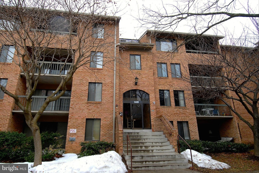 11419 Commonwealth Dr unit 304, Rockville, MD 20852 - photo 1