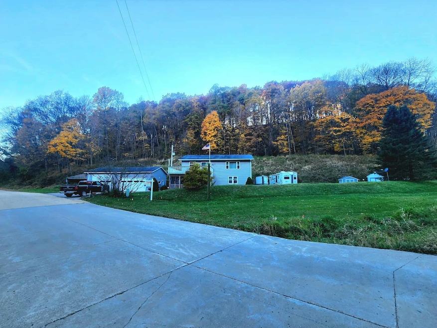 4811 Lynn Hollow Ln, Potosi, WI 53820 - photo 1