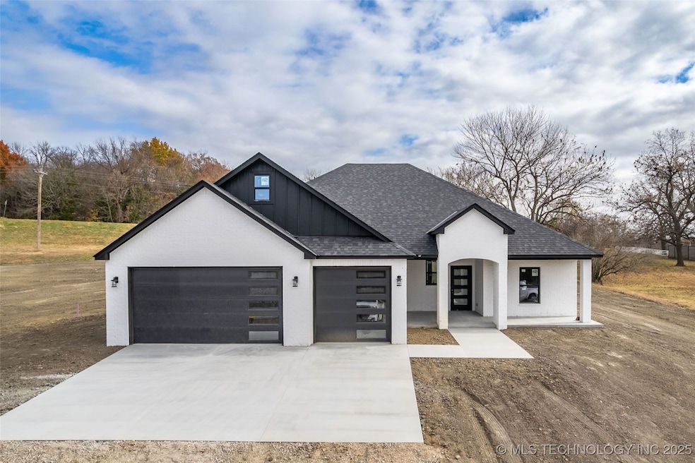 15439 N 55th West Ave, Skiatook, OK 74070 - photo 1