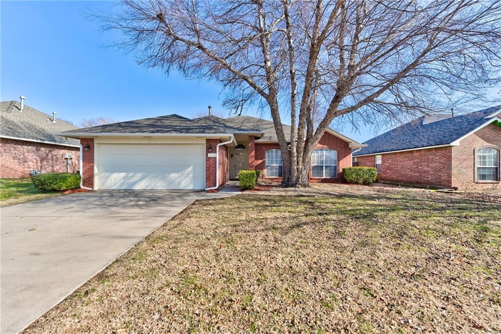 4109 Gyrfalcon Dr, Norman, OK 73072 - photo 1