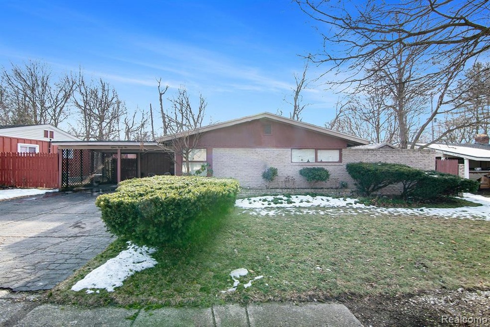 1825 Carmanbrook Pkwy, Flint, MI 48507 - photo 1