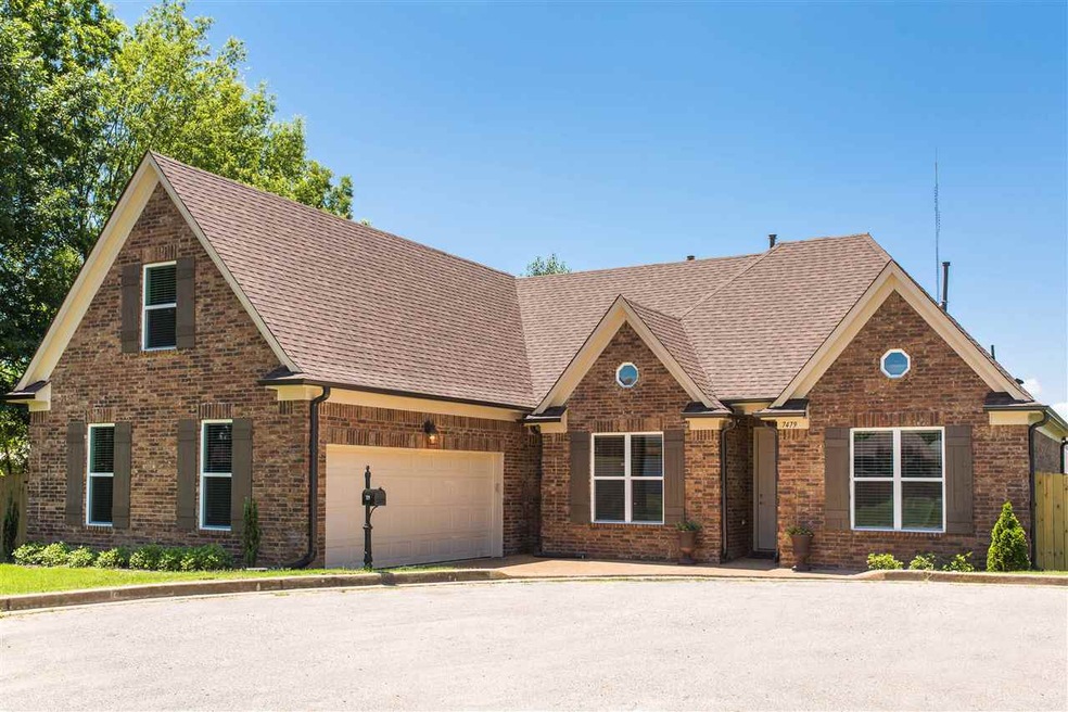 Lovely Luxury 4 bedroom home in Crystal Lake withi