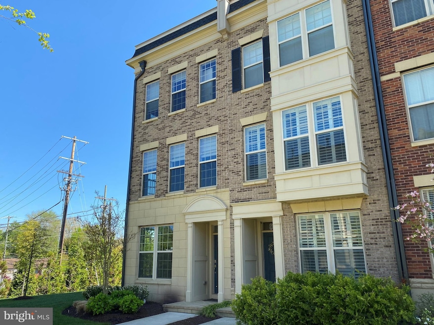 818 Admirals Way, National Harbor, MD 20745 - photo 1