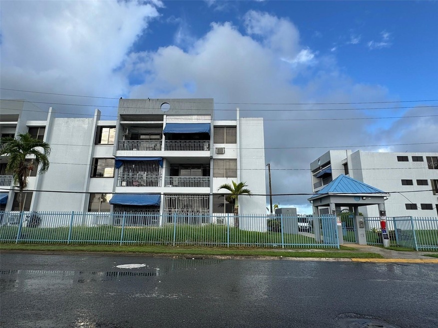 Cond. Plaza Del Este unit C-2, Canovanas, PR 00729 - photo 1