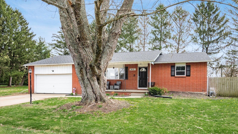 02-z 1880 Roberta Dr080