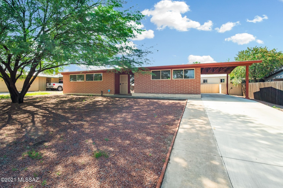 Welcome to 8322 E. Desert Steppes