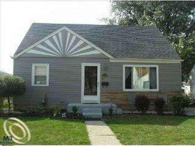 25279 Buick St, Roseville, MI 48066 - photo 1