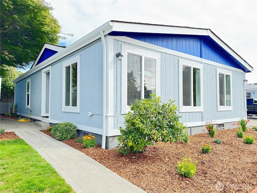 1821 75th St E unit 5, Tacoma, WA 98404 - photo 1