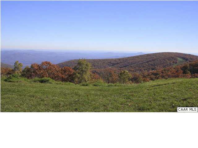 Beautiful and all year round views from this condo
