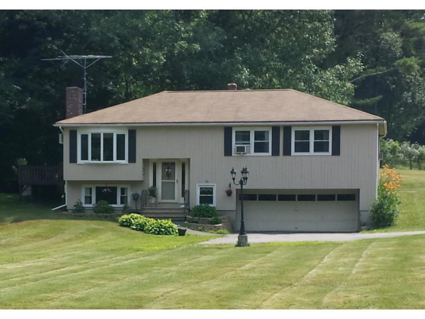 10 Robin Hood Dr, Londonderry, NH 03053 - photo 1