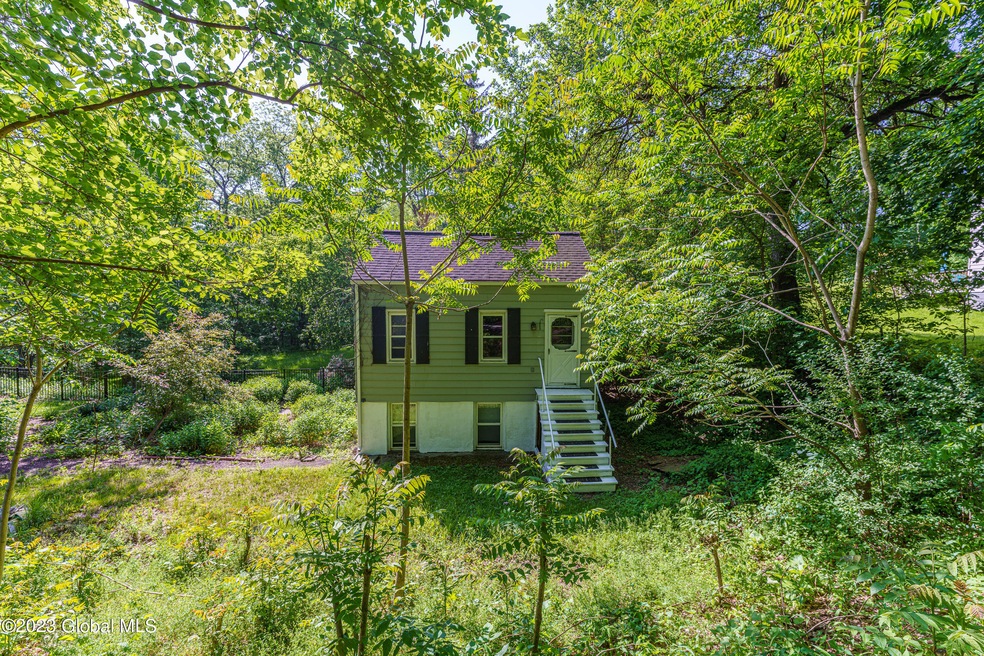 2 Elmendorf St, Albany, NY 12202 - photo 1