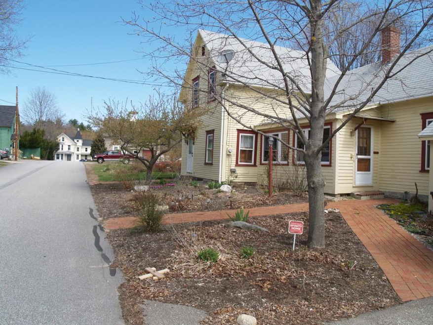 7 Cottage St, Goffstown, NH 03045 - photo 1