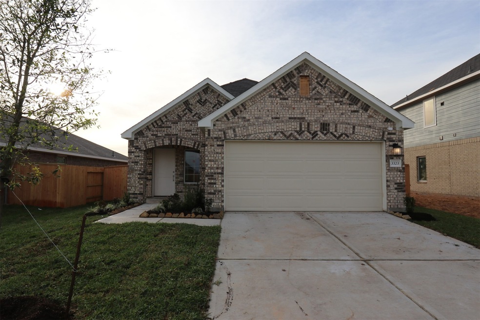 3323 Trail View Dr, Rosenberg, TX 77471 - photo 1