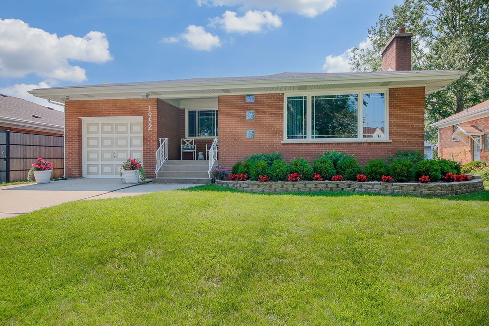 1952 Bristol Ave, Westchester, IL 60154 - photo 1