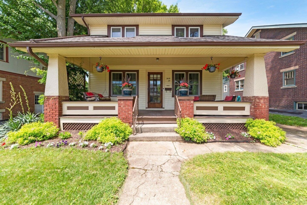 32 Fallis Road
