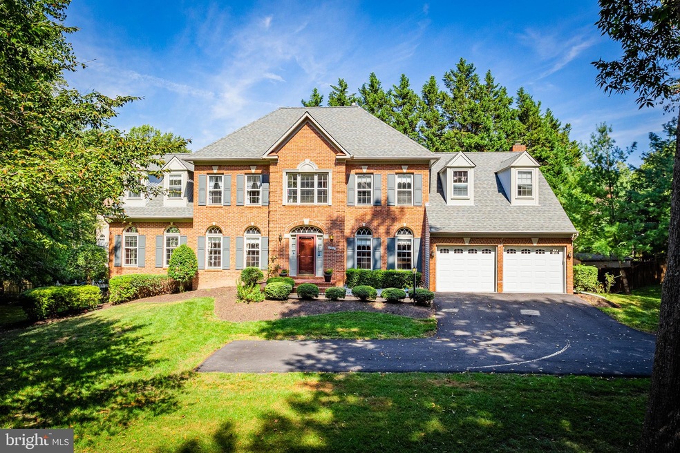 8308 Armetale Ln, Fairfax Station, VA 22039 - photo 1