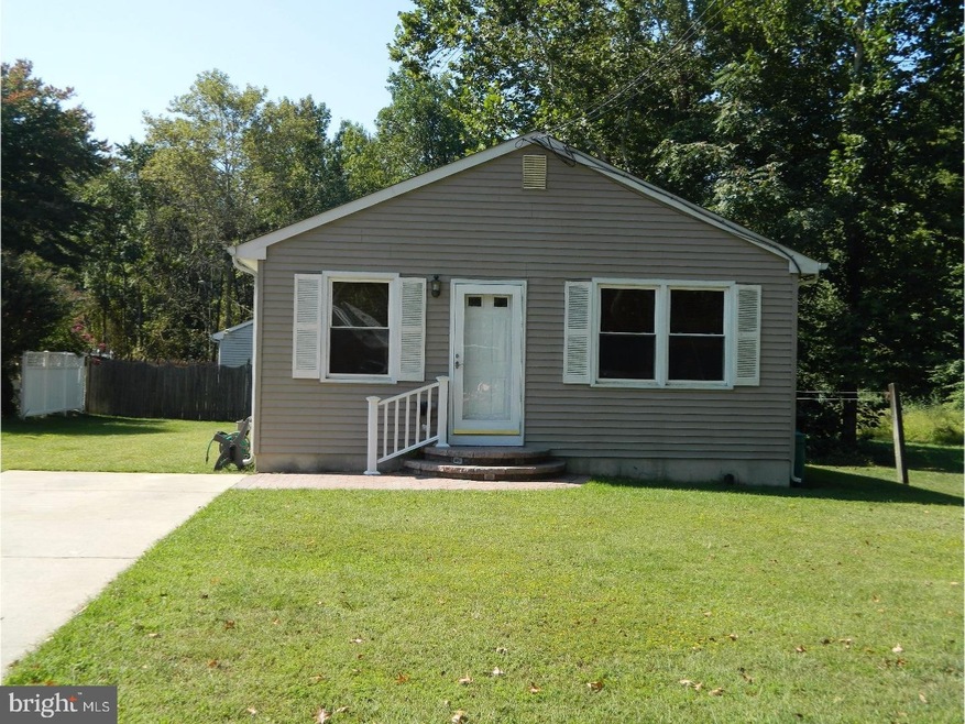 713 Vermont Ave, Woodbury, NJ 08096 - photo 1