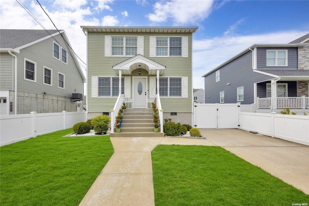 2459 Walters Ct, Bellmore, NY 11710 - photo 1