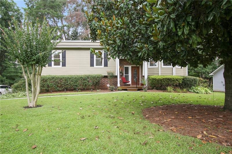 Traditional home with 3 bedrooms and two bathrooms