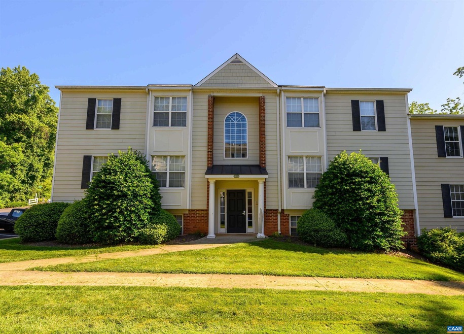 1205 Villa Ln unit B, Charlottesville, VA 22903 - photo 1