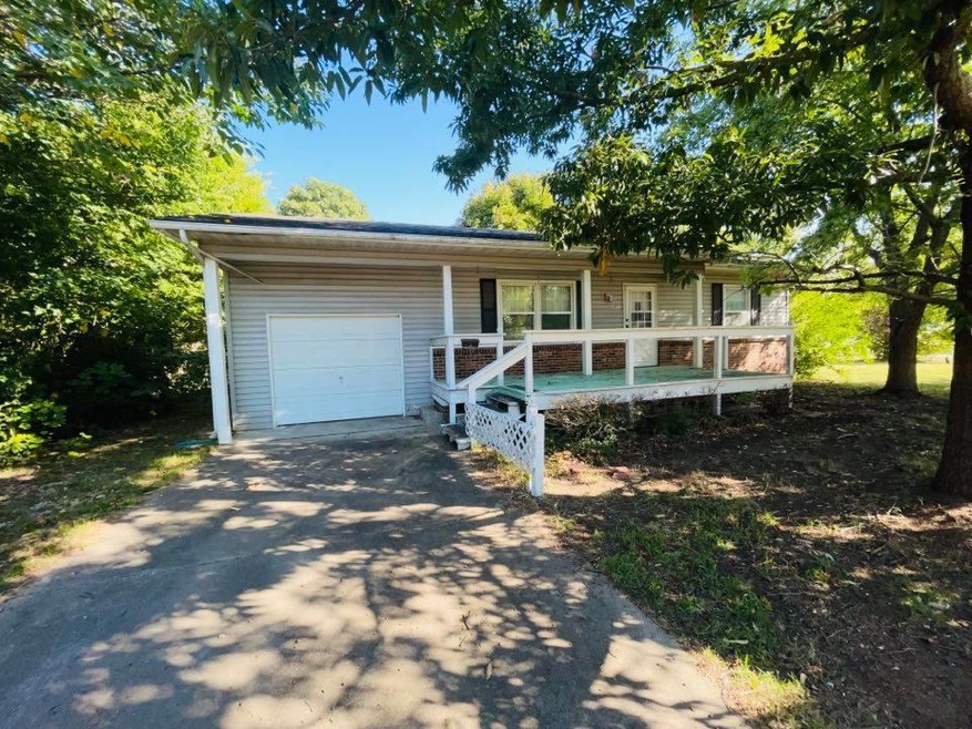 405 E 6th St, Oswego, KS 67356 - photo 1