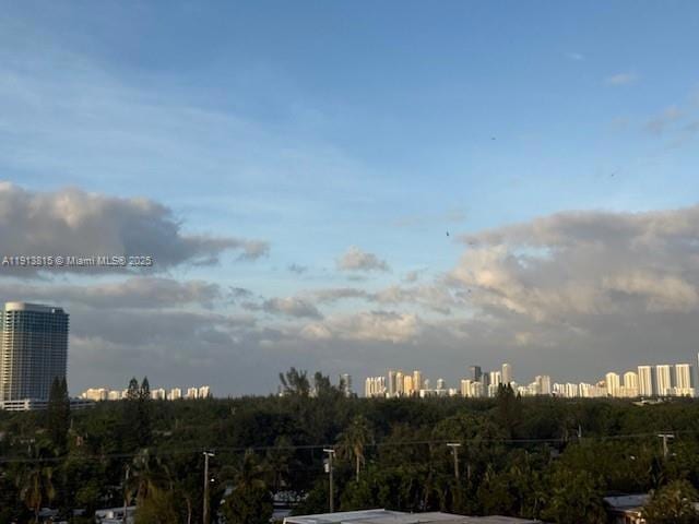 Vecino Del Mar unit 711, North Miami, FL 33181 - photo 1