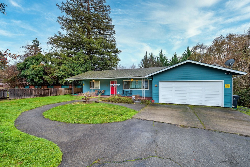 533 NW Midland Ave, Grants Pass, OR 97526 - photo 1