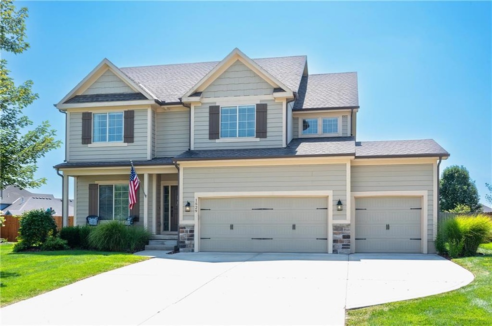 1529 SW 41st St, Lees Summit, MO 64082 - photo 1