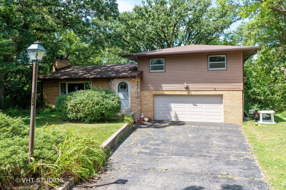 158 Castlewood Dr, Carpentersville, IL 60110 - photo 1