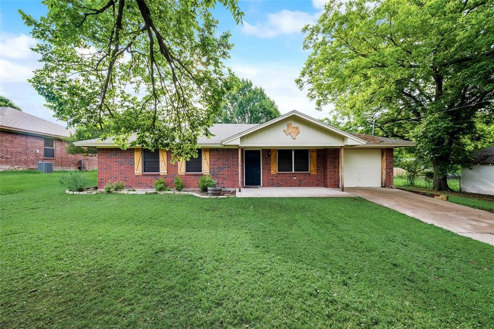 1406 Franklin St, Weatherford, TX 76086 - photo 1