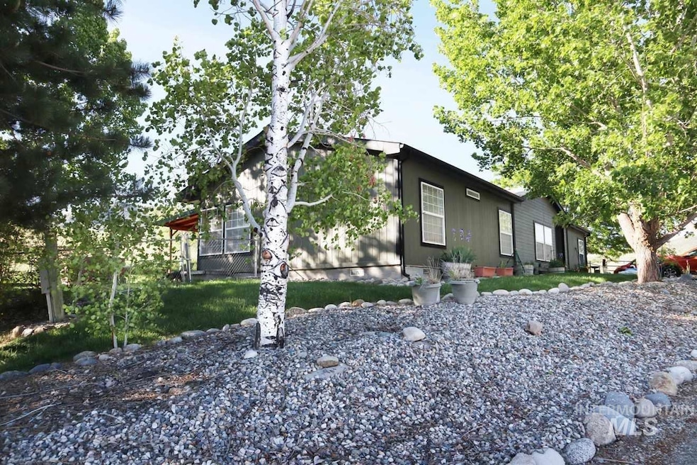 25 Hisaw Rd, Horseshoe Bend, ID 83629 - photo 1