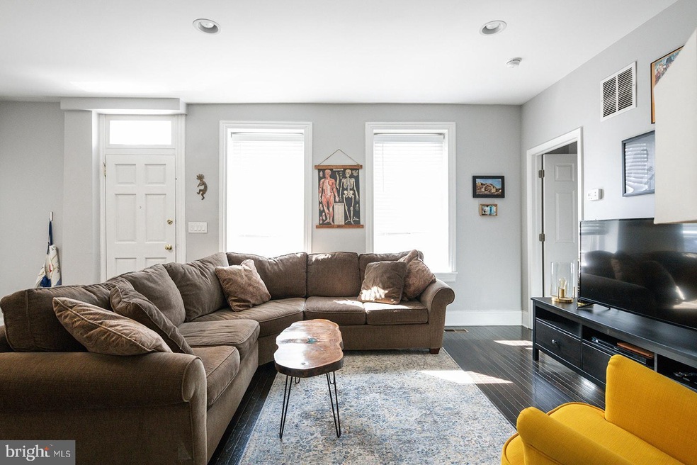 4529 Wilde St unit 1, Philadelphia, PA 19127 - photo 1