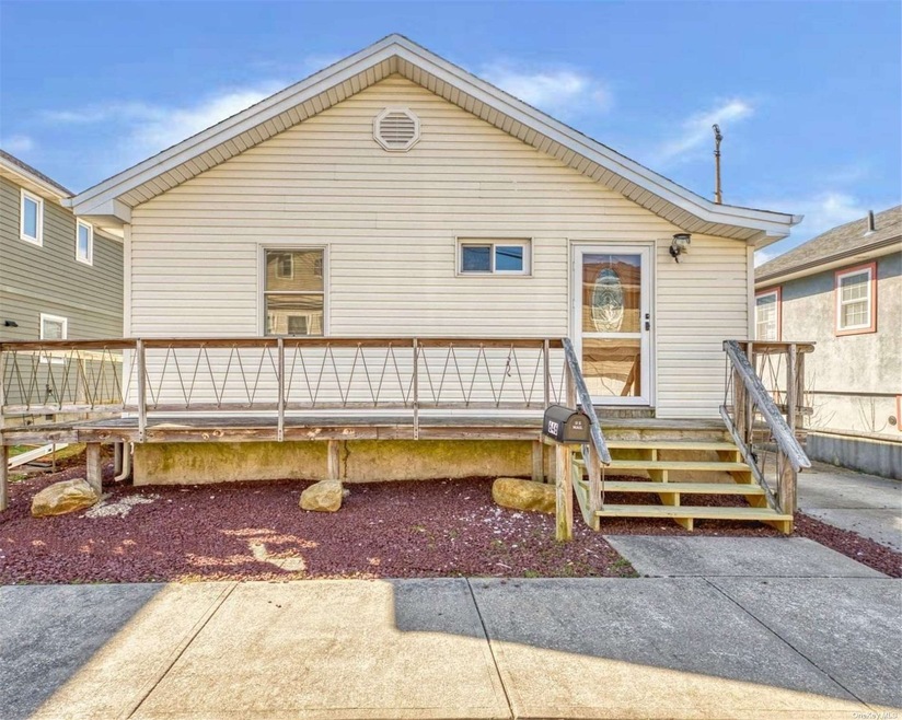 646 Parsonage Place, Baldwin, NY 11510 - photo 1